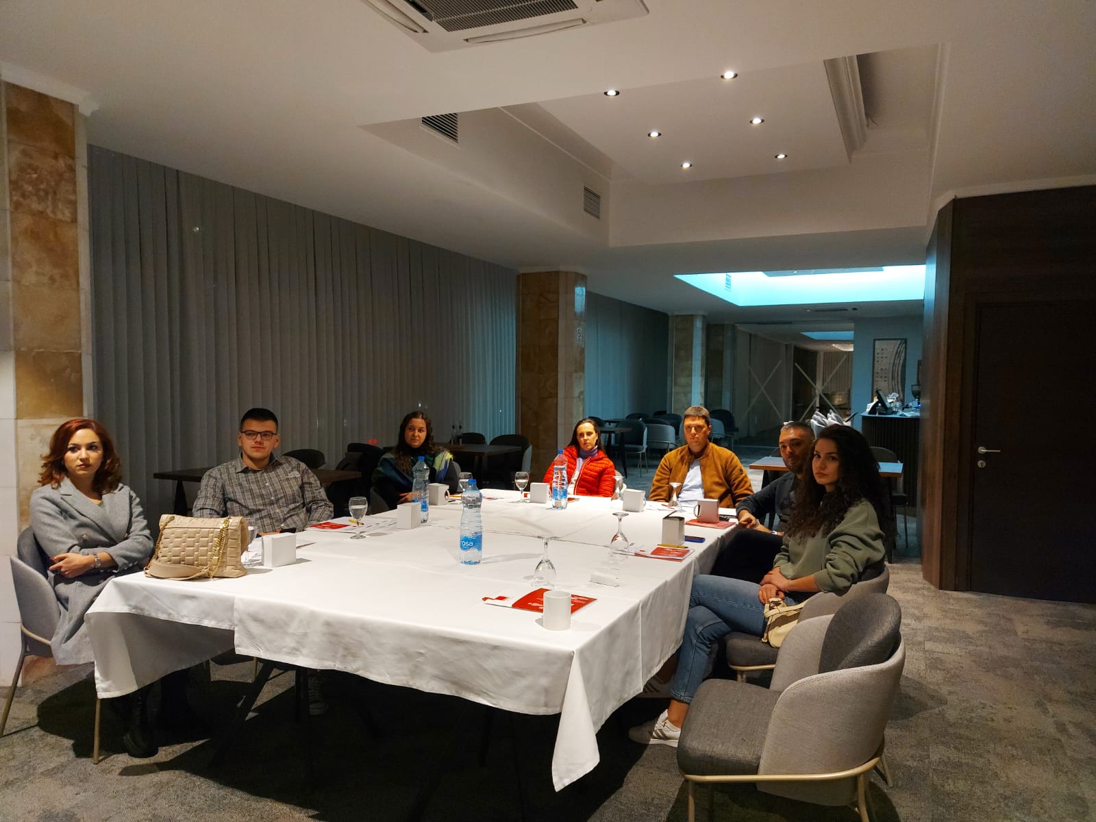 IMG 5f32212e6c492f3f852955995747fc1c V